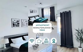 Moderne, helle Wohnung mit Terasse 15min bis OB Centro, Klimaanlage